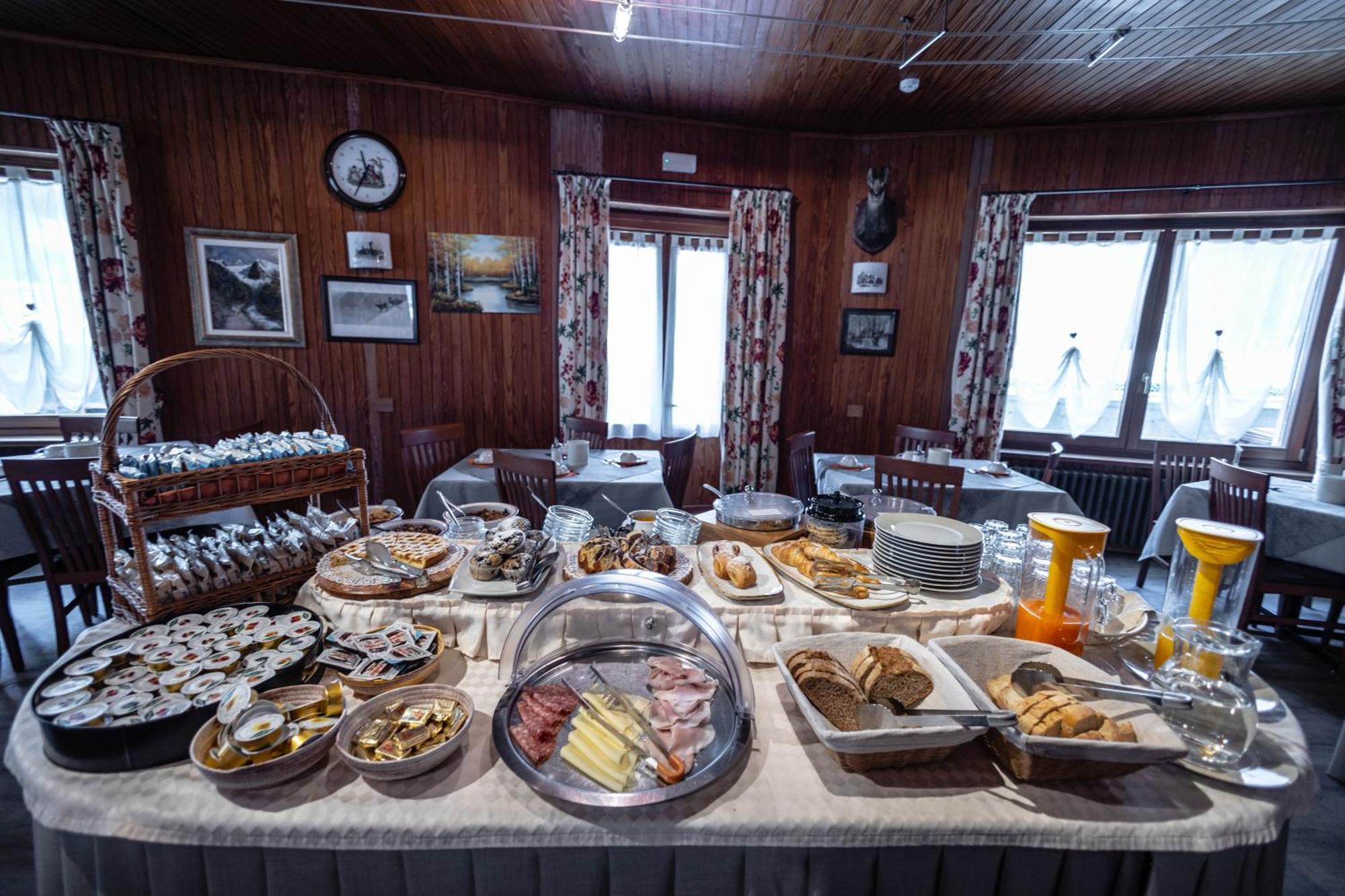 Hotel Le Campagnol Champoluc Extérieur photo