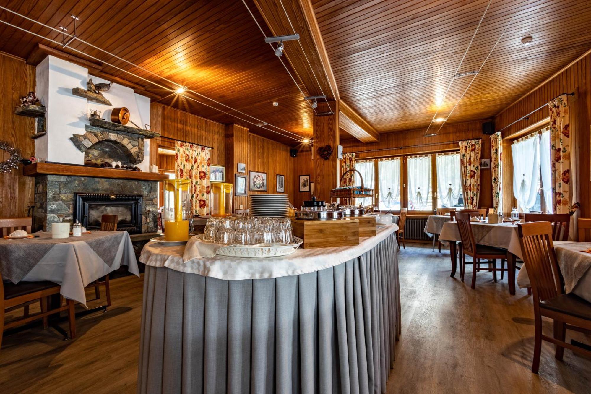 Hotel Le Campagnol Champoluc Extérieur photo