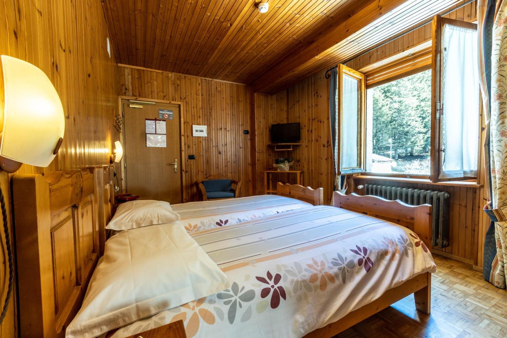 Hotel Le Campagnol Champoluc Extérieur photo